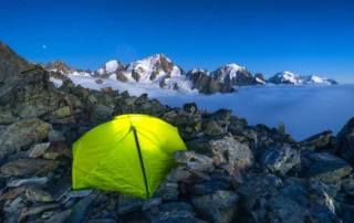bivouac et tente en montagne près de Chamonix