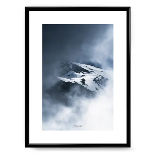 Montagne dans la brume