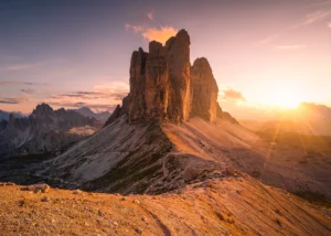 Tre cime di lavaredo au coucher du soleil Dolomites