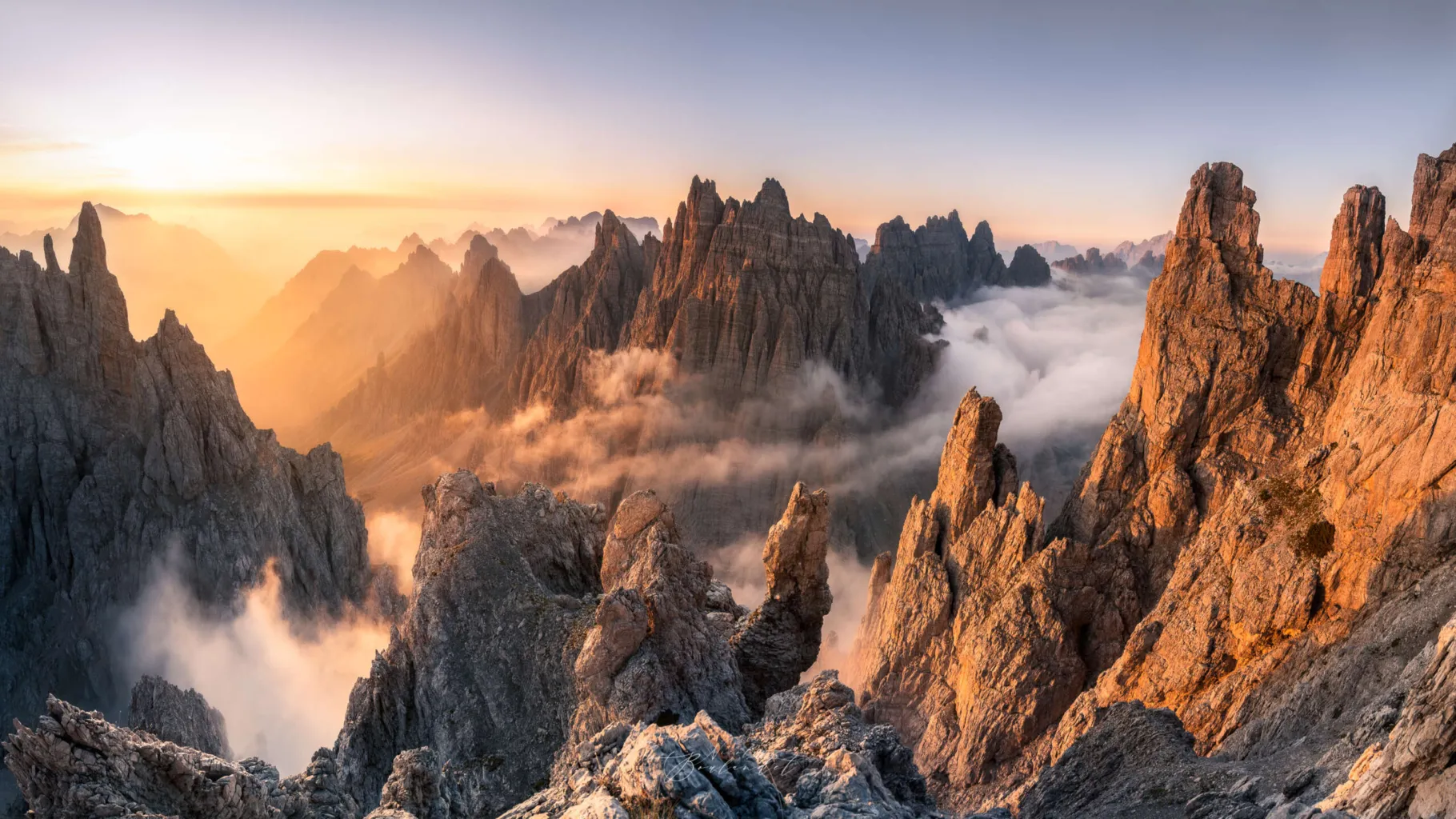 Lever de soleil sur les Dolomites