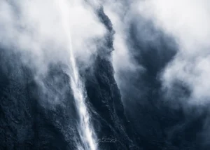 Cascade de Sixt Fer à Cheval dans la Brume